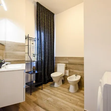 Discover Comfort: Charming & Spacious In The Old Town Bükreş