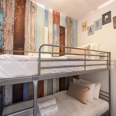 Discover Comfort: Charming & Spacious In The Old Town