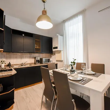 Discover Comfort: Charming & Spacious In The Old Town * Bucharest