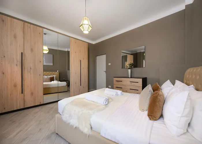 Discover Comfort: Charming & Spacious In The Old Town