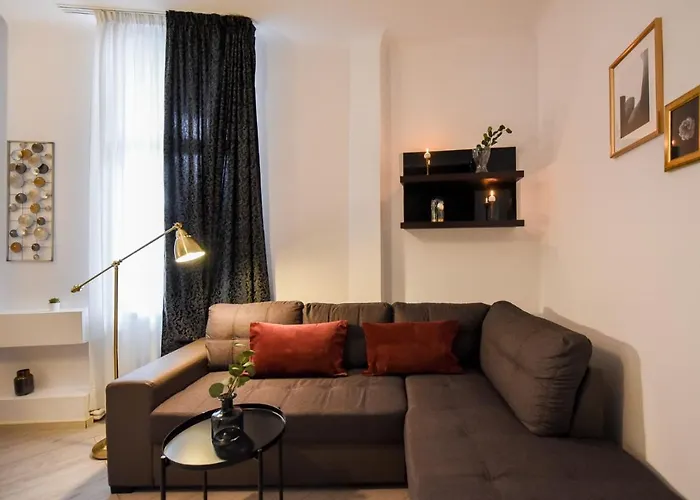 Discover Comfort: Charming & Spacious In The Old Town *