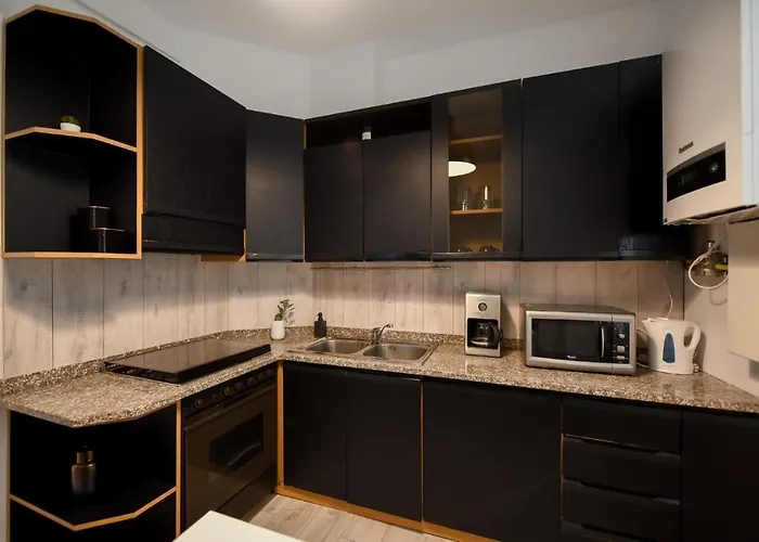 Discover Comfort: Charming & Spacious In The Old Town *