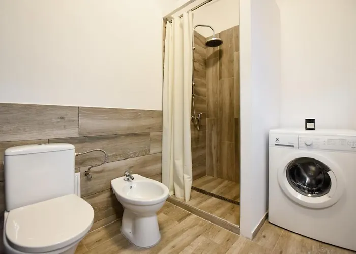 Discover Comfort: Charming & Spacious In The Old Town Daire *