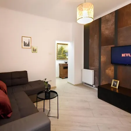 Discover Comfort: Charming & Spacious In The Old Town