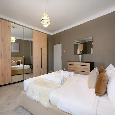 Discover Comfort: Charming & Spacious In The Old Town